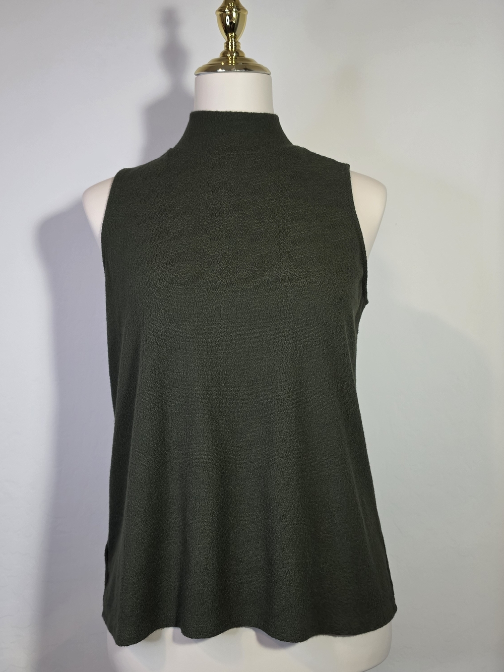 Loft Sleeveless Top Button Down Back  Women's Size Small Olive Green